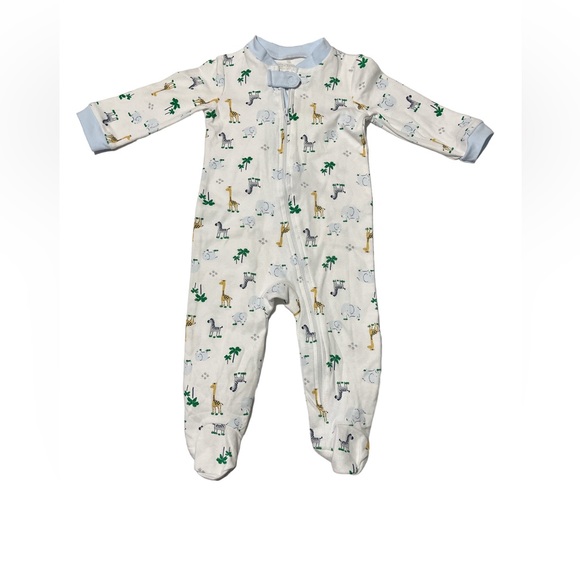 kyle & Deena Other - NWT KYLE & DEENA NY 1 piece sleepwear for Baby’s 6-9 months . 🦒🦓🦛🐒🌴🌴